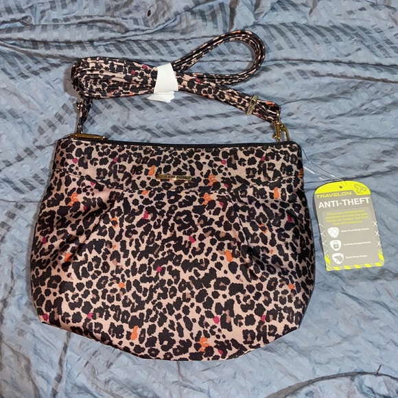 Travelon Anti-Theft Crossbody Bag and Coin Pouch in Leopard RFID Protection NWOT - Picture 2 of 12